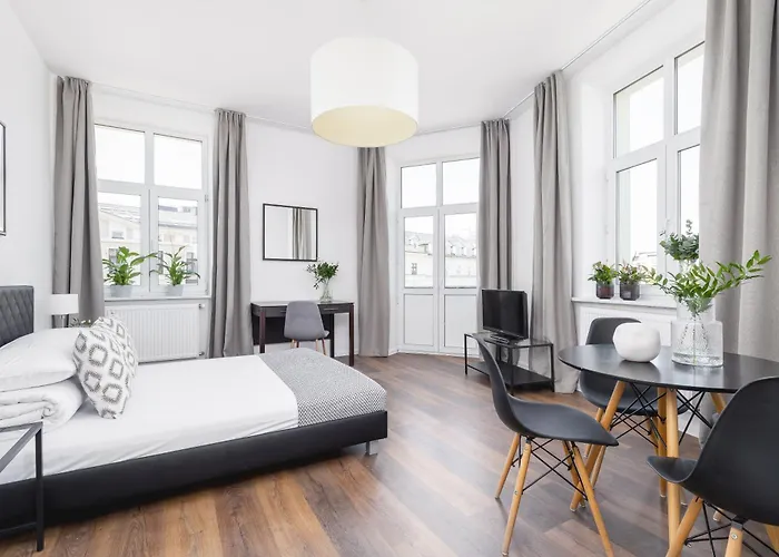 1-Bedroom Apartment - Dluga 65